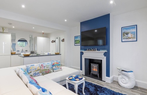 Brighton House | Wave Watcher | Stunning Panoramic Seaview | Sleeps 8 | Near Beach & Centre | Parking | 3 Bathrooms