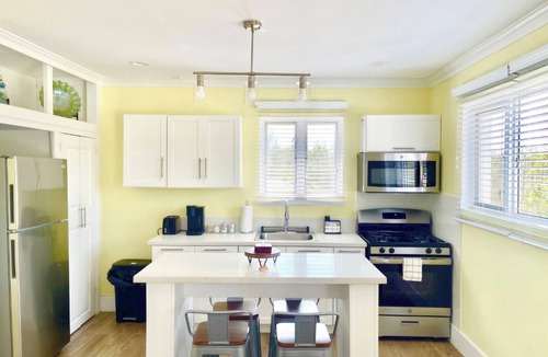 Coral Harbour House | Welcome to Eleven! Beautiful 2 Bedroom Unit Near Airport & Beach