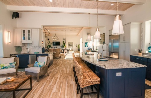 Tar Bay House | Welcome To Sandy Bum Relax In Luxury On Tar Bay Beach (7 Bedroom Listing)