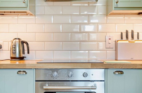 Stow-on-the-Wold Apartment | Welcoming dog friendly Apartment - The Old School House