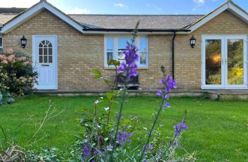 Twywell Apartment | Well equipped bungalow Stanwick nr Wellingborough