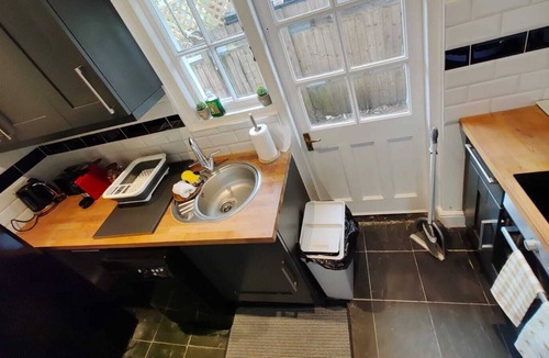 Rotherhithe Apartment | Well-located 2 Bedroom Apartment Close to Tower Bridge