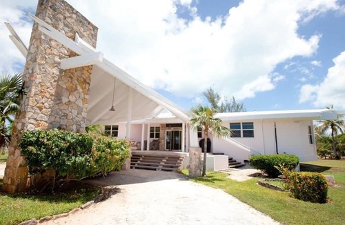 Great Exuma House | West House: 2BR House w/Beach & Private Deck