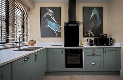 Polebrook Cottage | WHISTLER ROOMS, pet friendly, luxury holiday cottage in Oundle
