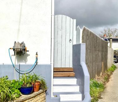 St Austell Apartment | White Eden - explore Cornwall from a comfy central appartment
