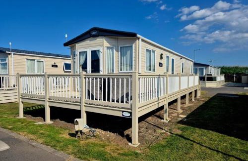 Seasalter House | Whitstable Fairlight - 3 bedrooms, own parking