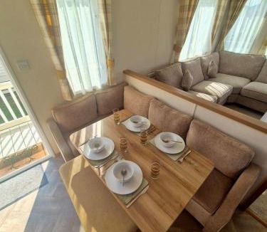 Seasalter House | Whitstable Fairlight - 3 bedrooms, own parking