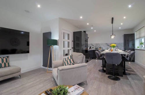 Auchengray House | William Wallace View - 5 Bedroom House Near Castle