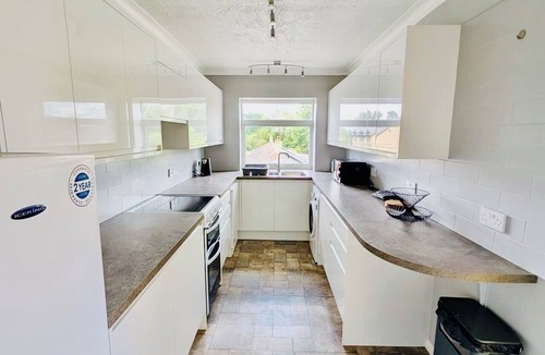 Cambridge Apartment | Willow Cottage - 2 Bed Flat on charming village Green 5 miles from Cambridge.