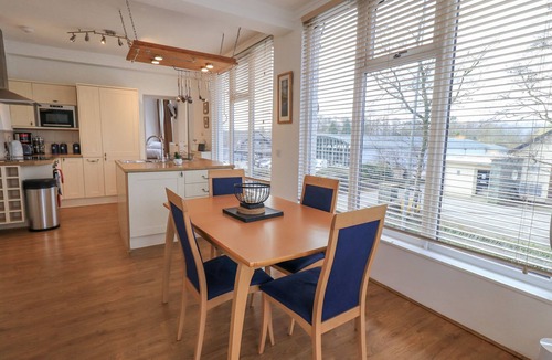 Waterhead Cottage | WINDOWS, family friendly, with a garden in Ambleside