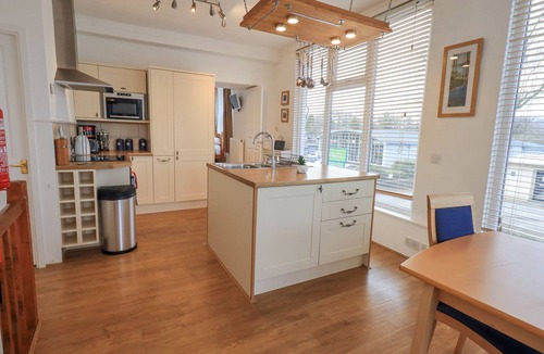 Waterhead Cottage | WINDOWS, family friendly, with a garden in Ambleside