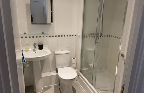 Windsor Apartment | Windsor - Modern - Two Bedroom (Two Bathroom) Apartment on Private Estate