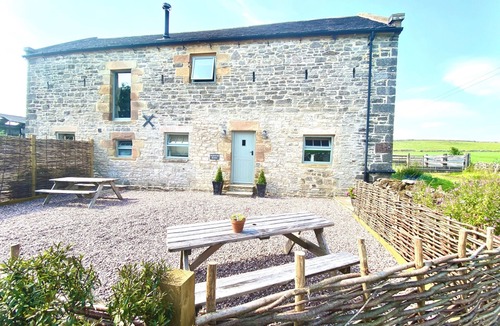 Newton Grange House | WINNOW BARN - beautiful accommodation for 8 guests with 4 en-suite bedrooms.