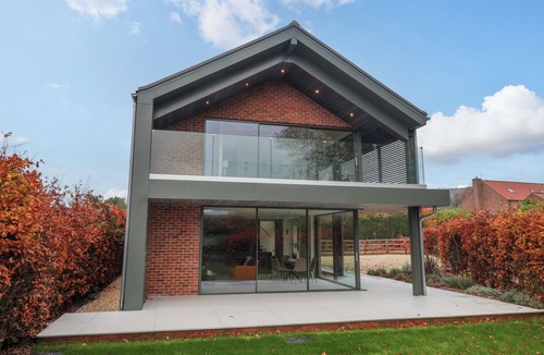 Bishop Wilton Cottage | WOLDSIDE, family friendly, luxury holiday cottage in Bishop Wilton