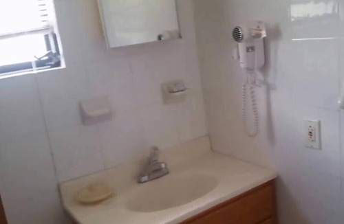 Pitts Town Cottage | Wonderful Beach Front Villa on Remote Island in The Bahamas