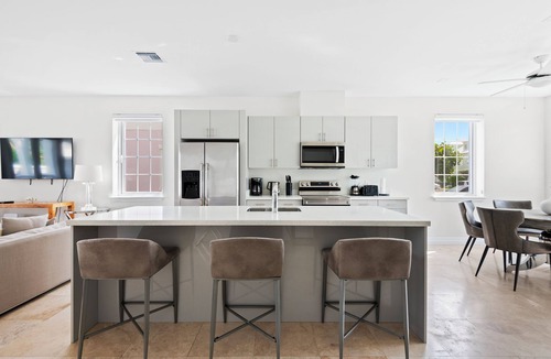 Nassau House | Wonderful townhome in Palm Cay, Nassau - 3 bedrooms available.