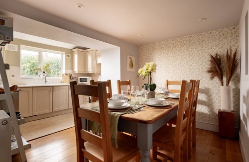 Bourton-on-the-Water Cottage | Woodbine Cotswold Cottage