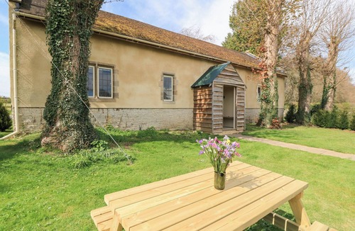 Cheltenham Cottage | WOODCOCK STUDIO, pet friendly, with a garden in Andoversford