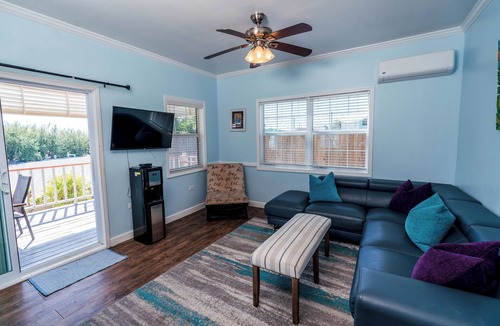 Spanish Wells House | Yellow Tail cottage with FREE Golf Cart