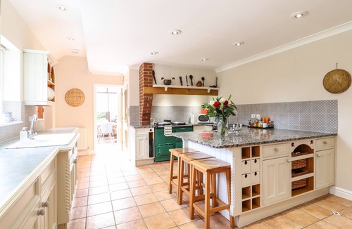 Charlton-on-Otmoor House | YEW TREE FARM, pet friendly, character holiday cottage in Brill