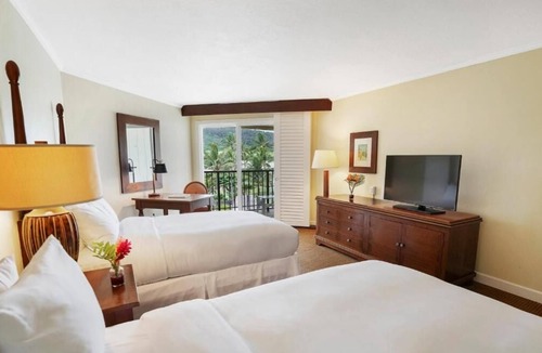 Hanamaulu Hotel | Your Relaxing Getaway Awaits! 4 Garden View Units, Private Balconies!