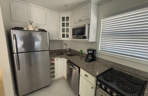 Discovery Bay Condo | Your Tropical Home Away From Home