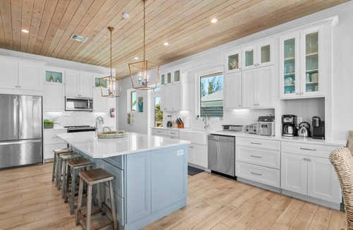 William's Town Villa | Yumey Sands Villa, Heated Pool & Unbelievable Year-Round Calm Beach