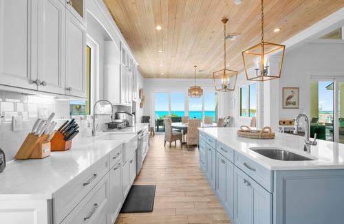 William's Town Villa | Yumey Sands Villa, Heated Pool & Unbelievable Year-Round Calm Beach