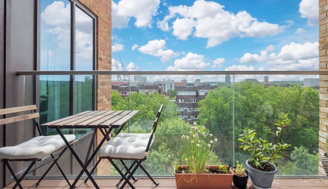 1-Bed Apartment with Balcony & Modern Kitchen