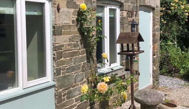 1 bed-cottage-Parking-Patio-close to coasts