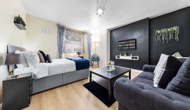 1 Bed Flat - Sleeps 5 - Pets - Parking - Wifi