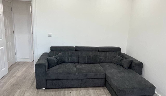 1 Bed Luxury Flat in Ilford close to station