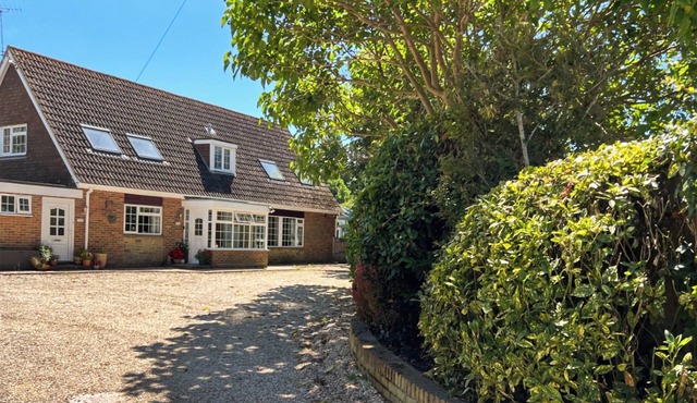 1 bedroom accommodation in Wick, near Littlehampton