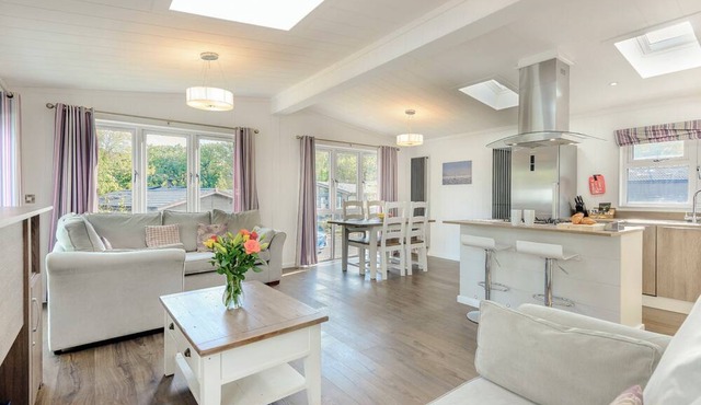 1 bedroom accommodation in Wootton Bridge, Nr Cowes