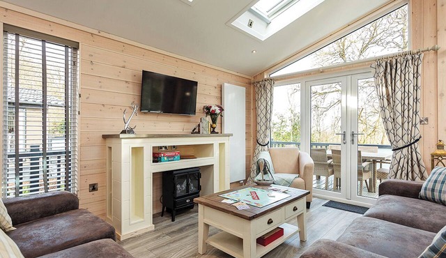1 bedroom accommodation in Wootton Bridge, Nr Cowes