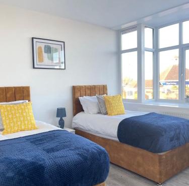 1 Bedroom Apartment - Flitwick - Contractor Friendly - Tourist Ready - Full Kitchen - WiFi - Smart TV - Sofa Bed - FREE Parking - Ideal for Short or Long Stays