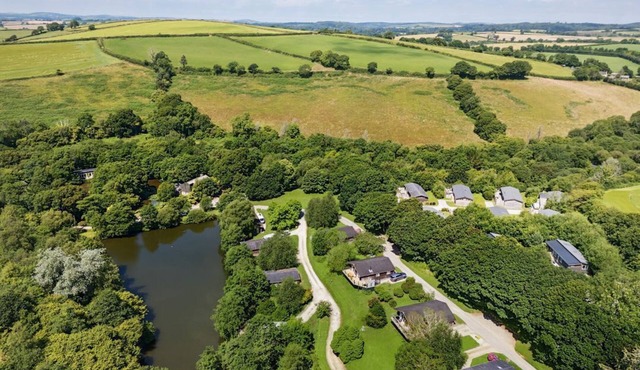 1 Streamside is near Lanreath