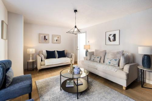 10 Mins Walk to The Oval, The Kennington Retreat