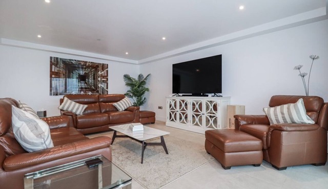 13 Cliff Edge, Newquay