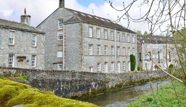 14 Riverside Walk