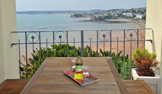 15 Astor House - two bed family apartment with stunning sea views and own balcony