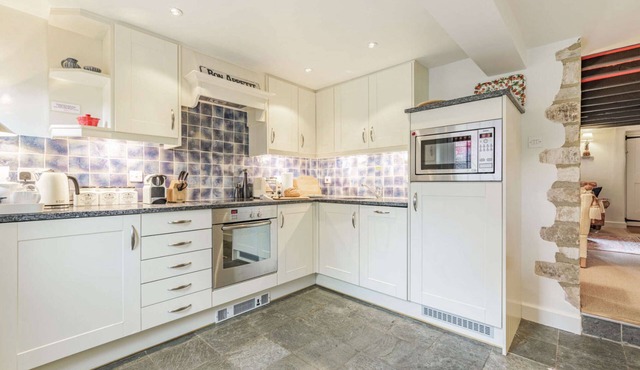 17th century holiday cottage in the Cotswolds - Midsummer Cottage