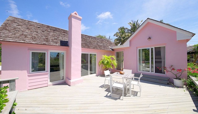 1BR 1BA Garden Cottage on Private Estate w/Pool!