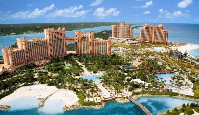 1BR Oceanfront Topaz Suite – The Reef Atlantis, Full Kitchen & Balcony Sleeps 5