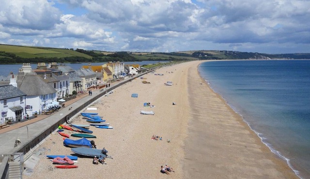 2 BAYVIEW, pet friendly, country holiday cottage in Torcross