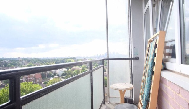 2-Bed Apartment in London Woolwich