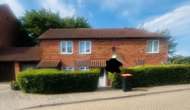 2-Bed Home Sleeps 4 Parking Garden Self Check In
