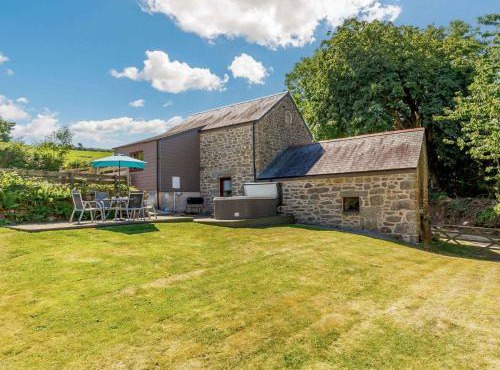 2 Bed in Bodmin oc-chest