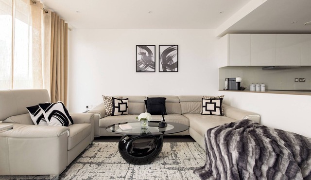 2 Bed Luxury Shard View Southwark London Eye Waterloo + Gym