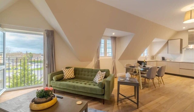 2 Bed Penthouse - Castle Views - By Tempstay